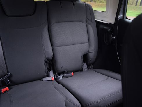 Used 2018 Jeep Wrangler Unlimited Sport S image 18