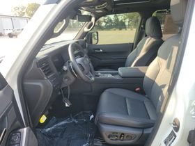 Used 2024 Lexus GX 550 AWD/4WD image 7