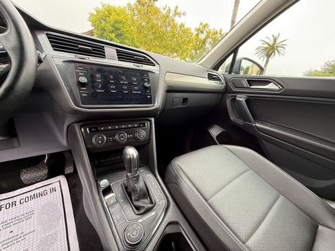 Used 2018 Volkswagen Tiguan SE AWD/4WD image 57