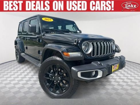 Used 2025 Jeep Wrangler Unlimited Sahara AWD/4WD image 1