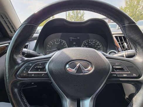 Used 2019 INFINITI Q50 Luxe w/ Essential Package (3.0T Luxe) AWD/4WD image 13