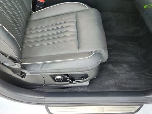 Used 2019 Genesis G90 3.3T Premium RWD image 22