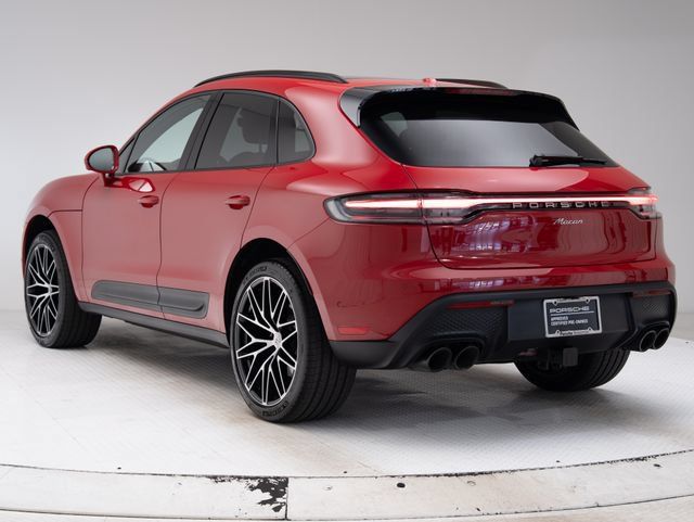 Certified 2026 Porsche Macan AWD/4WD image 3