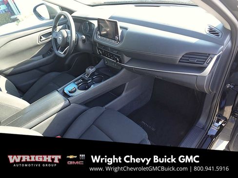 Used 2024 Nissan Rogue S image 29