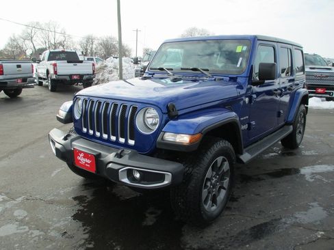 Used 2018 Jeep Wrangler Unlimited Sahara image 9