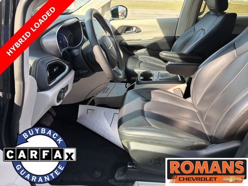 Used 2024 Chrysler Pacifica Limited FWD image 10
