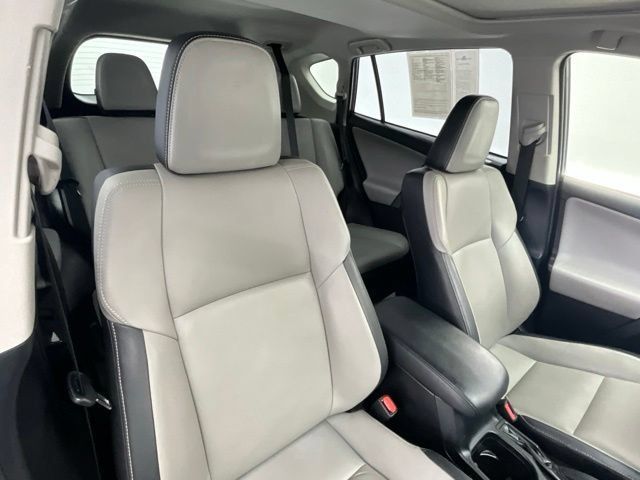 Used 2016 Toyota RAV4 Limited AWD/4WD image 16