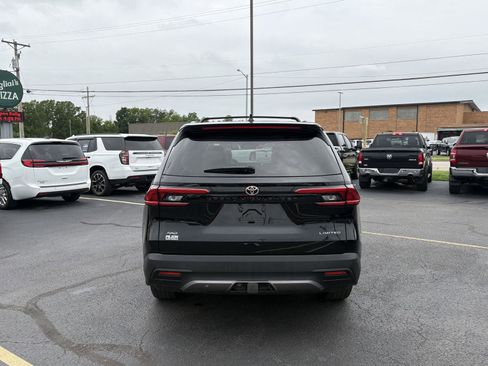 Used 2024 Toyota Grand Highlander AWD image 26