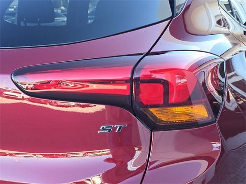 Certified 2023 Buick Encore GX Select w/ Sport Touring Package image 8