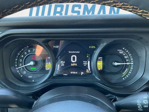 Used 2024 Jeep Wrangler Unlimited w/ Convenience Group AWD/4WD image 23
