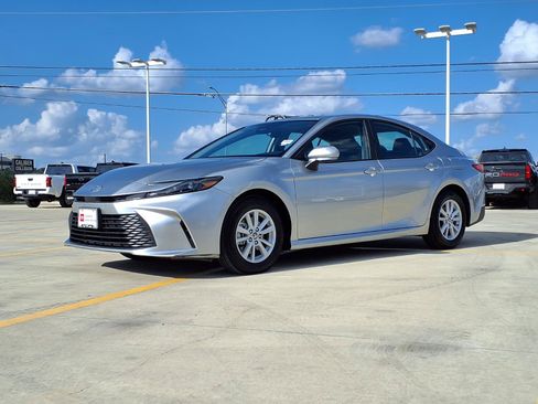 Certified 2026 Toyota Camry LE FWD image 1
