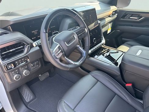 New 2026 GMC Yukon Denali w/ Advanced Technology Package AWD/4WD image 8