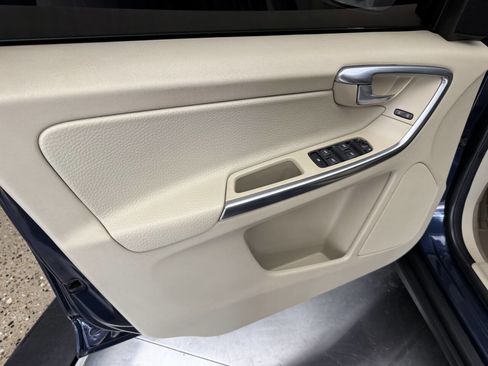 Used 2012 Volvo XC60 3.2 Premier Plus image 32