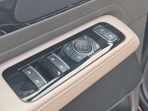 Used 2022 Lincoln Aviator Reserve w/ Equipment Group 201A AWD/4WD image 16