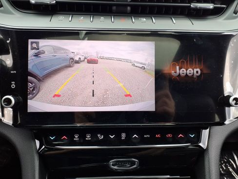 New 2026 Jeep Grand Cherokee L Limited AWD/4WD image 15