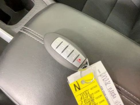 Used 2022 Nissan Sentra SV FWD image 27