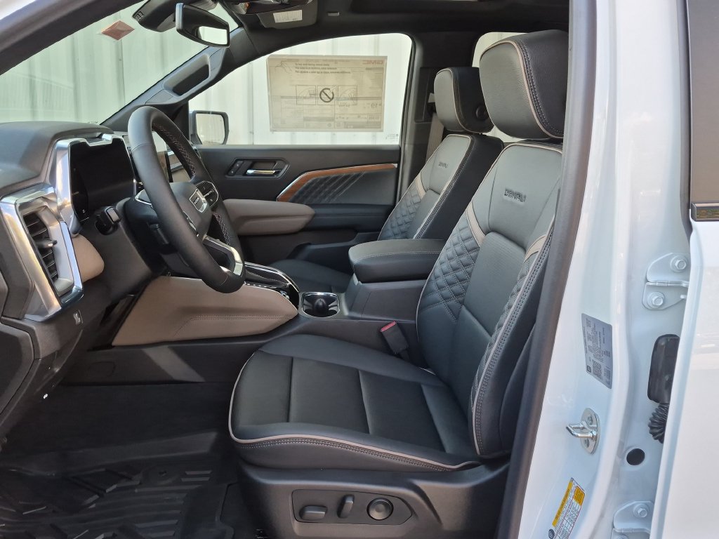 New 2026 GMC Canyon Denali AWD/4WD image 18