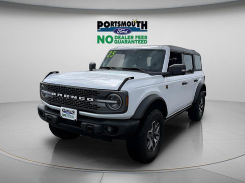 Used 2025 Ford Bronco Badlands AWD/4WD image 16
