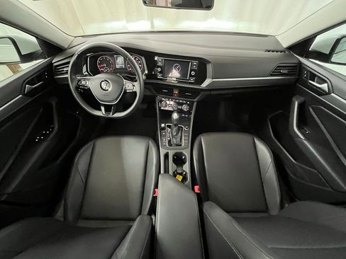 Certified 2020 Volkswagen Jetta SE image 14