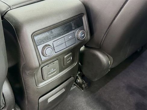 Used 2019 GMC Acadia SLT image 28