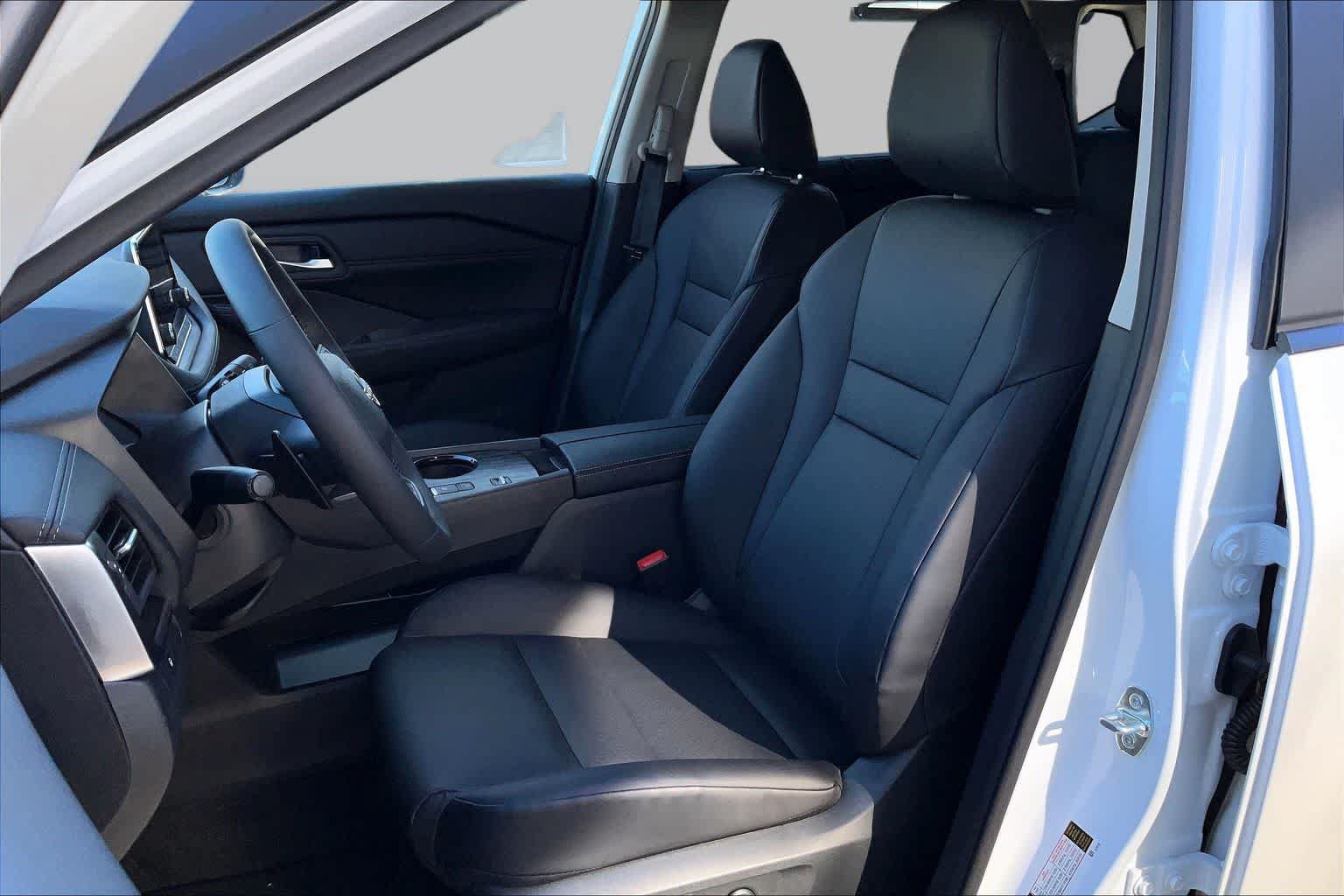 New 2026 Nissan Rogue SV AWD/4WD image 9