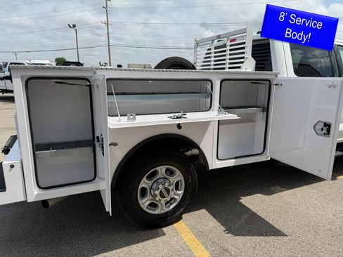 Used 2025 Ford F350 XLT AWD/4WD image 2