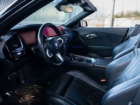 Used 2020 BMW Z4 M40i w/ Premium Package image 11