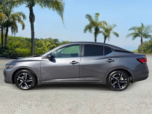 Used 2025 Nissan Sentra SV FWD image 2