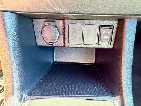 Used 2016 Toyota Corolla LE FWD image 38