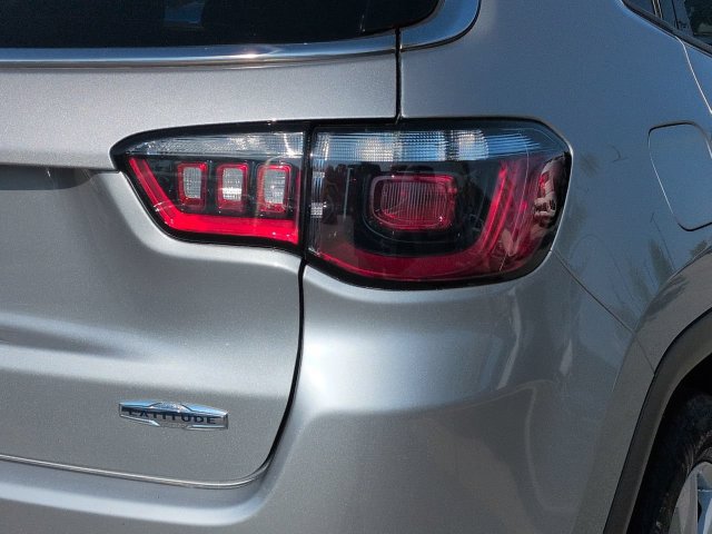 Certified 2022 Jeep Compass Latitude AWD/4WD image 12