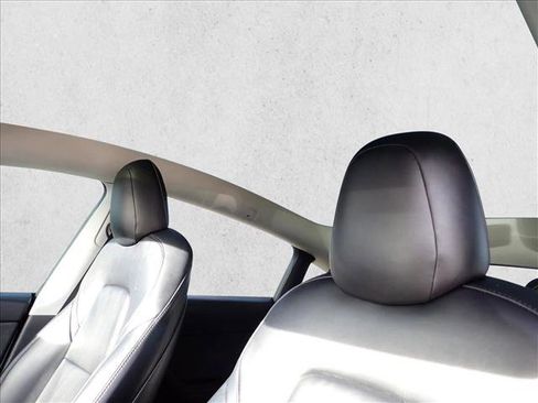 Used 2022 Tesla Model Y Performance image 15