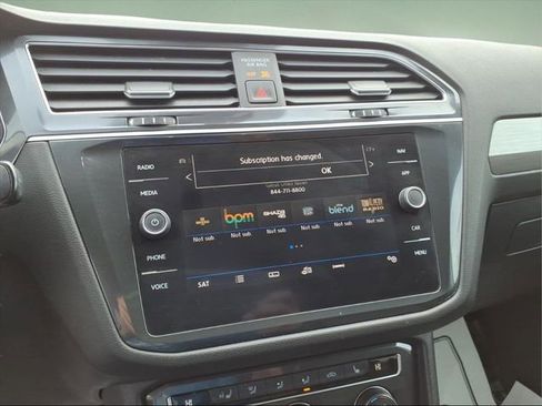 Used 2020 Volkswagen Tiguan SEL image 18