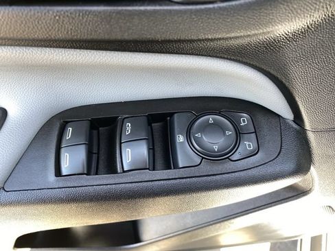 Used 2020 Chevrolet Equinox LS AWD/4WD image 19