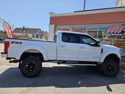 Used 2017 Ford F350 Lariat w/ Lariat Ultimate Package image 10