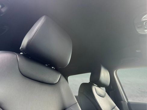 New 2026 Jeep Compass Latitude image 16