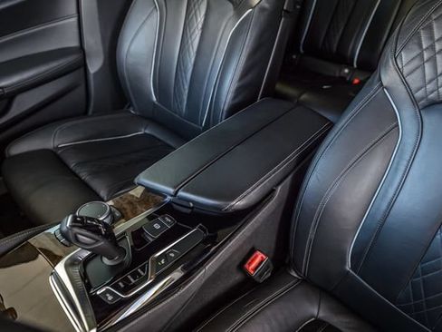Used 2018 BMW 540i w/ M Sport Package RWD image 32