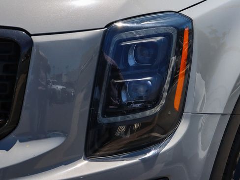 Used 2021 Kia Telluride EX w/ EX Premium Package AWD/4WD image 2