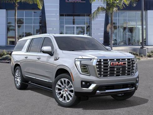 New 2026 GMC Yukon XL Denali w/ Denali Reserve Package AWD/4WD image 7