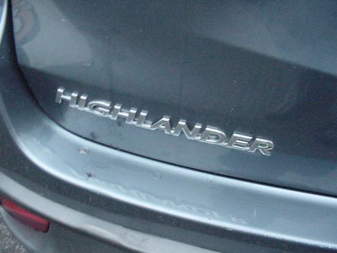 Used 2019 Toyota Highlander XLE image 34