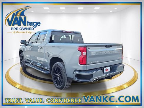 Used 2024 Chevrolet Silverado 1500 High Country w/ Technology Package image 9
