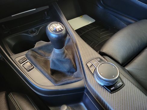 Used 2017 BMW M2 image 24