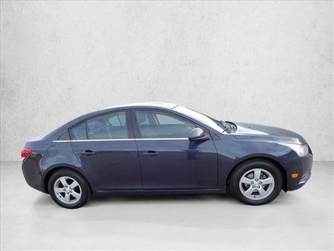 Used 2014 Chevrolet Cruze LT image 4