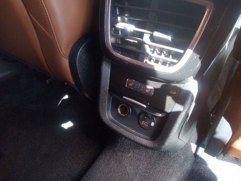 Used 2021 Lincoln Nautilus Reserve image 12