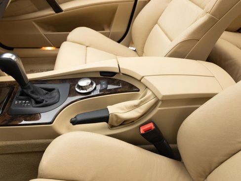 Used 2004 BMW 545i Sedan image 18