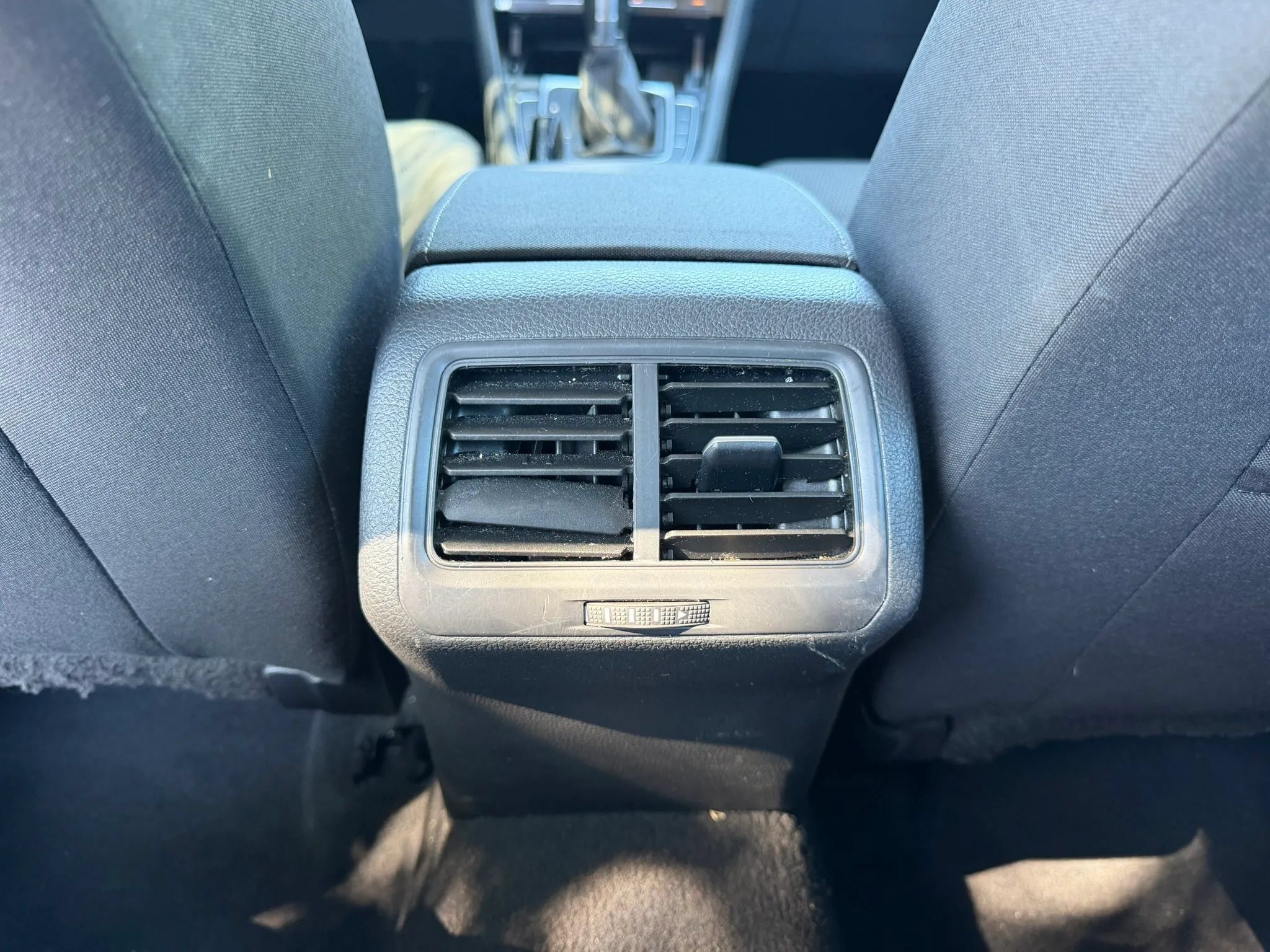 Used 2019 Volkswagen Golf S AWD/4WD image 25