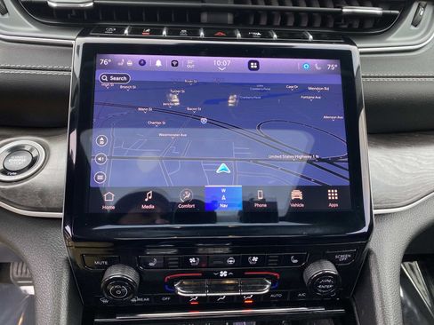 Used 2022 Jeep Grand Cherokee L Limited w/ Luxury Tech Group II image 10