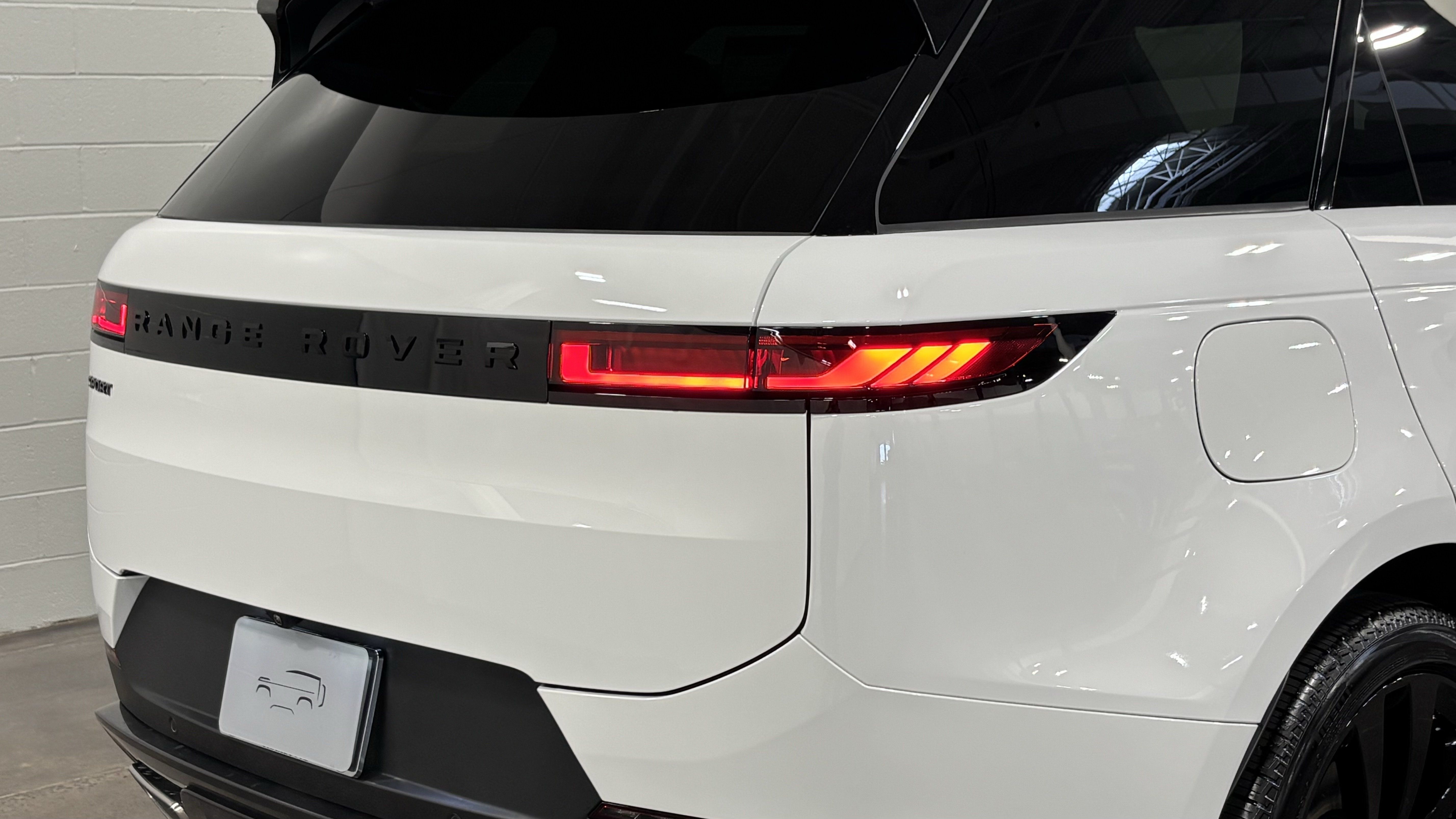 New 2026 Land Rover Range Rover Sport SE AWD/4WD image 18
