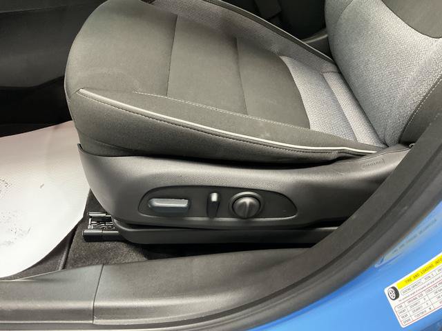 Used 2024 Chevrolet TrailBlazer LT w/ Convenience Package AWD/4WD image 13