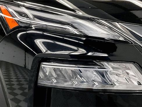 Used 2023 Nissan Rogue Platinum w/ Platinum Premium Package image 30