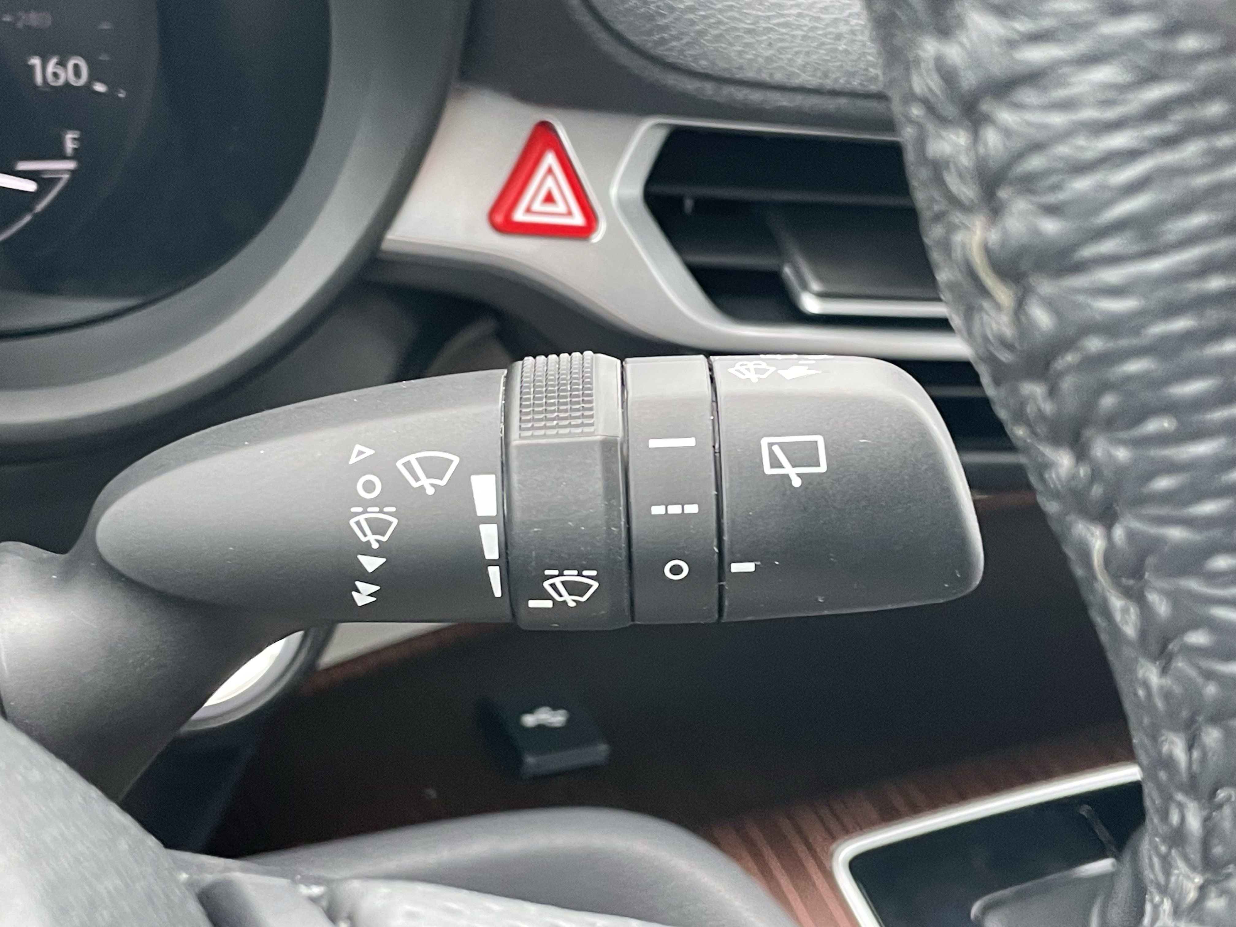 Used 2023 Toyota Sienna LE AWD/4WD image 15